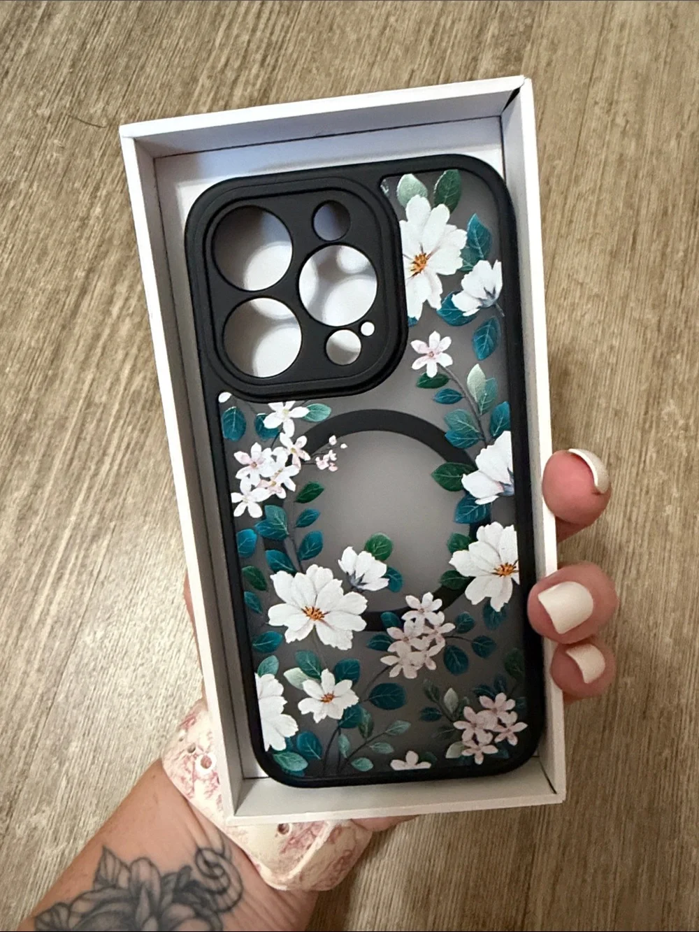 Floral Clear Black Phone Case with White Flowers for iPhone15